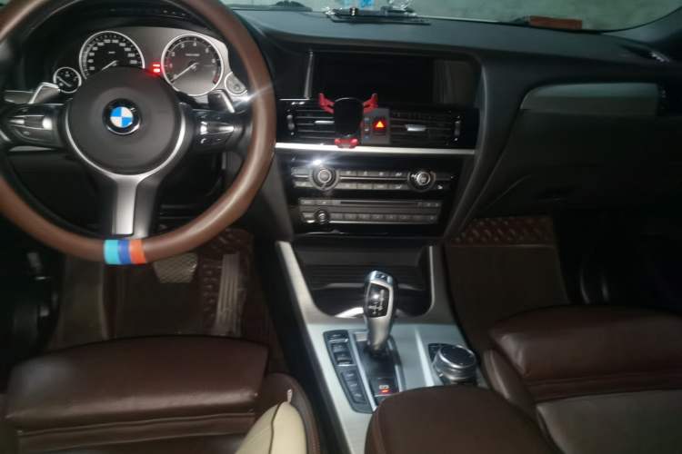 Used BMW X4 2016 xDrive20i M Sport Edition Center Console