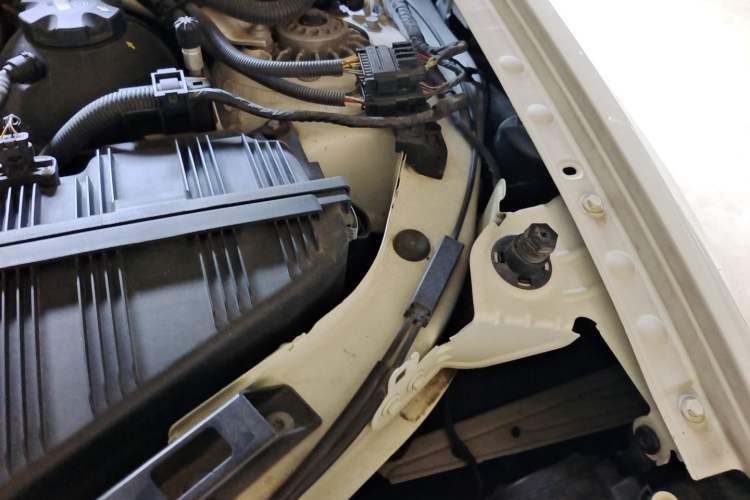 Used BMW X4 2016 xDrive20i M Sport Edition Engine Bay Left