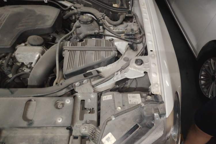 Used BMW X4 2016 xDrive20i M Sport Edition Engine Bay Left