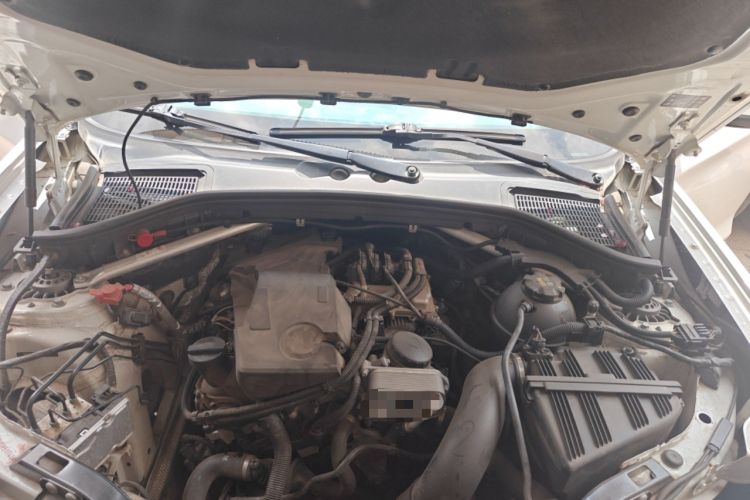 Used BMW X4  Engine Bay