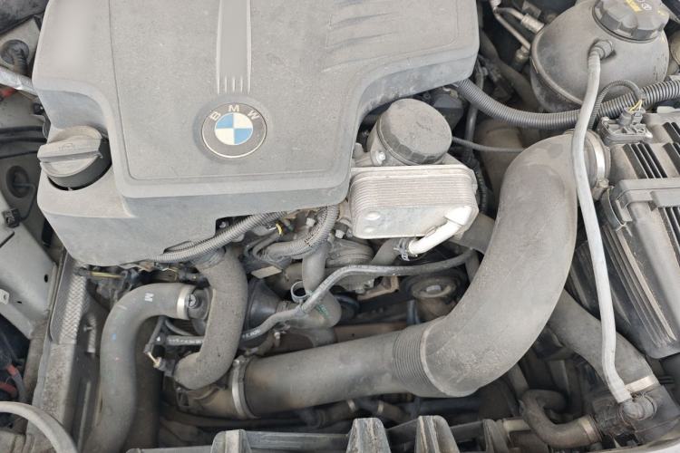 Used BMW X4  Engine Bay