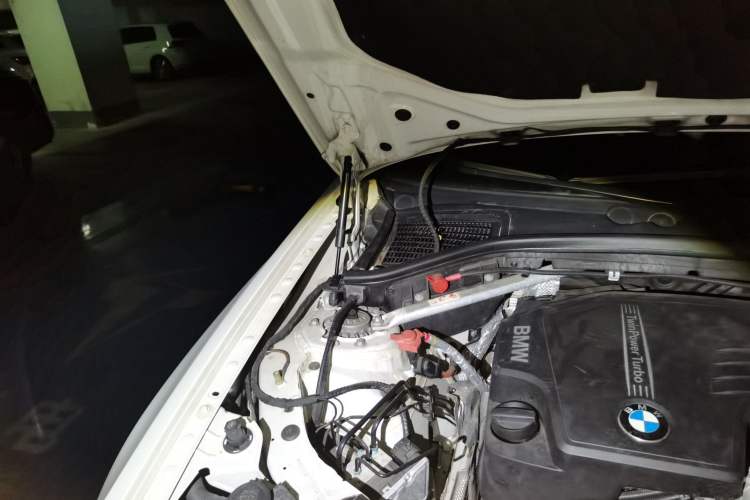 Used BMW X4 2016 xDrive20i M Sport Edition Engine Bay Right