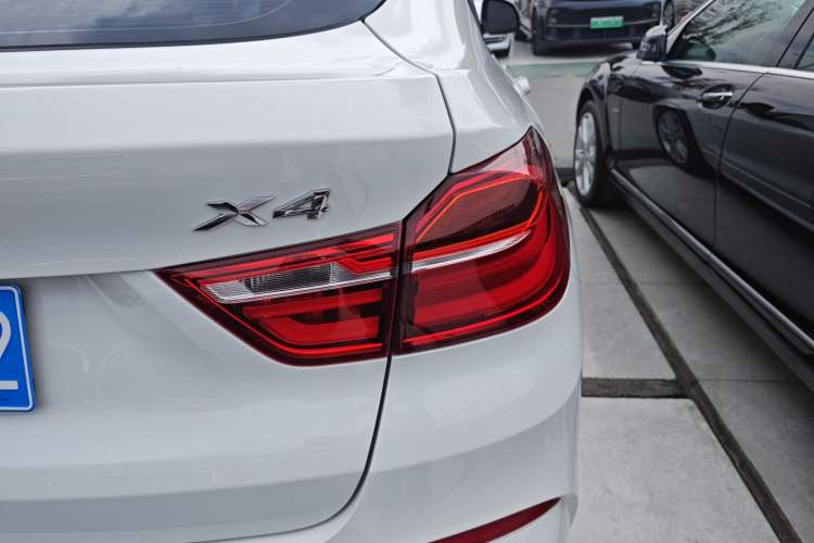 Used BMW X4 2016 xDrive20i M Sport Edition Exterior 3