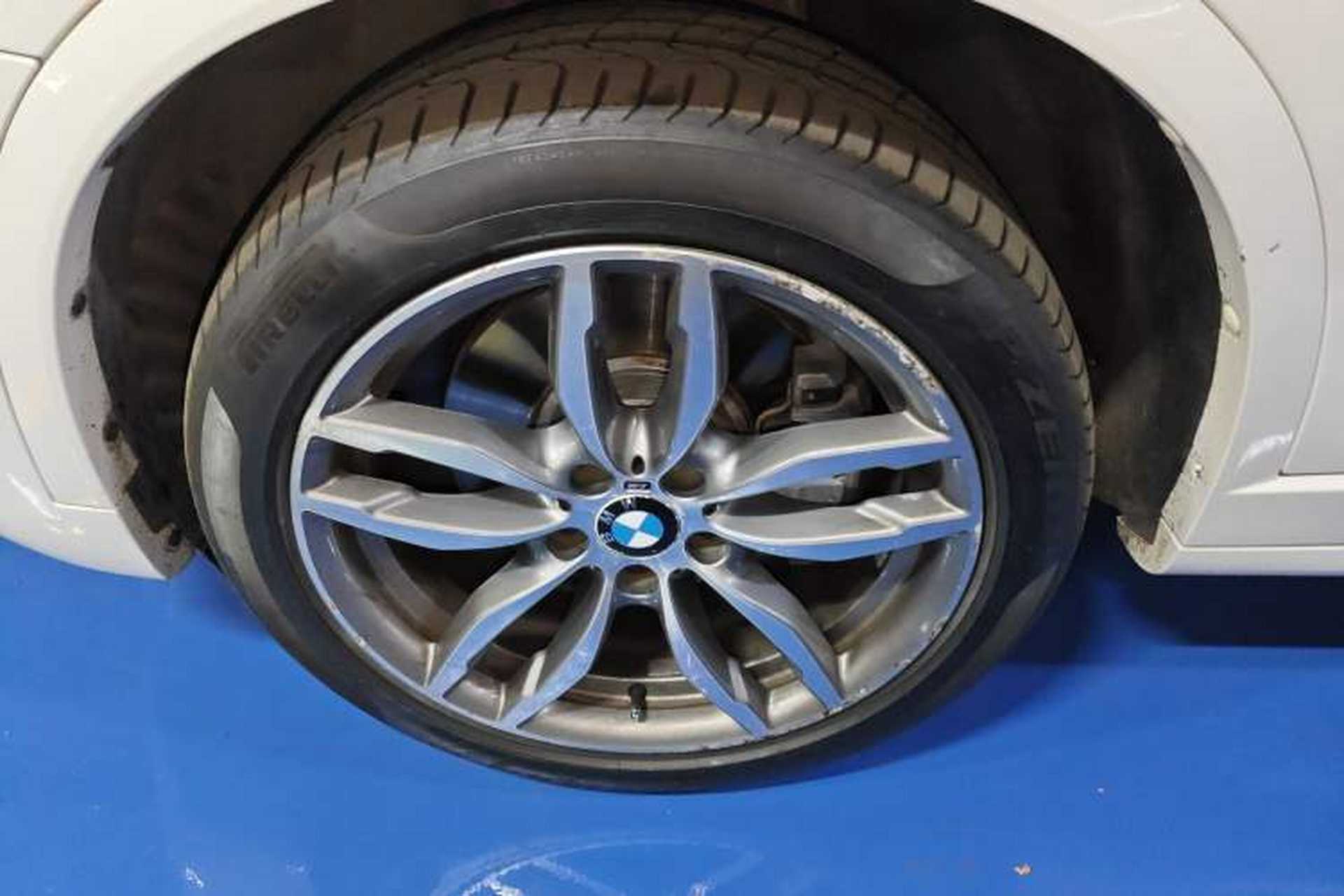 Used BMW X4 2016 M40i Exterior 4