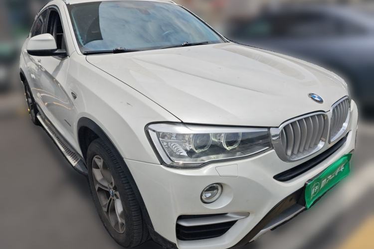 Used BMW X4  Front Right 45 Deg