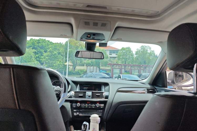 Used BMW X4  Headliner