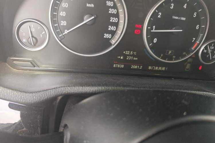 Used BMW X4 2016 xDrive20i M Sport Edition Odometer Close Up