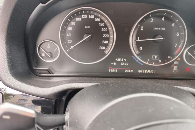 Used BMW X4 2016 xDrive20i M Sport Edition Odometer Close Up