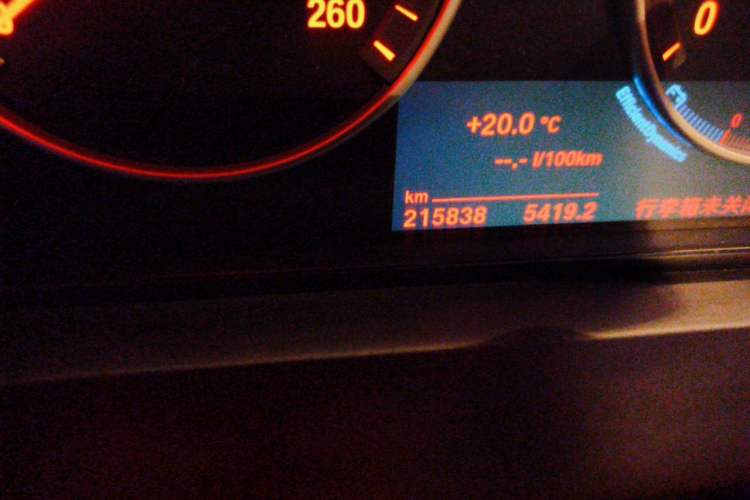 Used BMW X4 2016 xDrive20i M Sport Edition Odometer Close Up