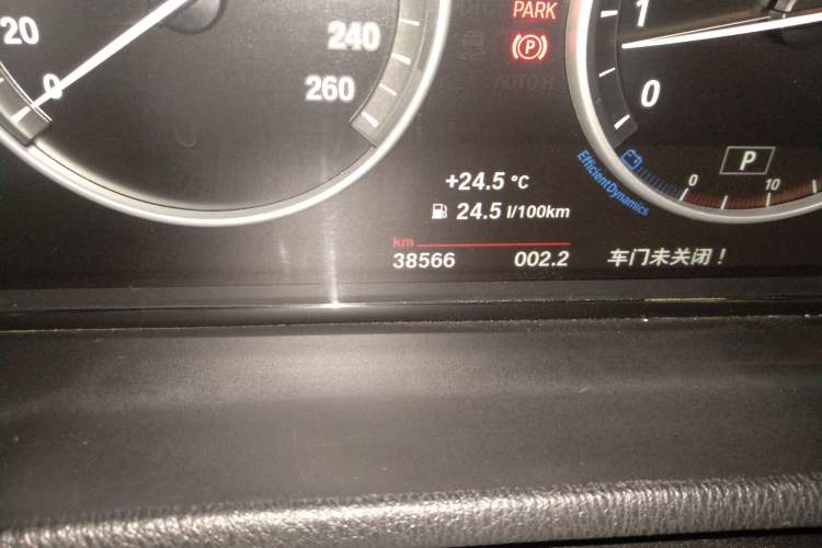 Used BMW X4 2016 xDrive20i M Sport Edition Odometer Close Up