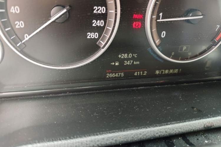 Used BMW X4  Odometer Close Up