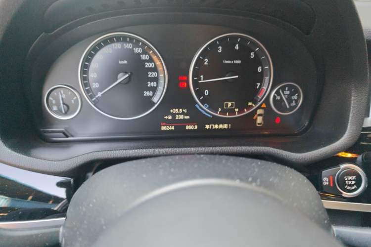 Used BMW X4 2016 xDrive20i M Sport Edition Odometer Close Up