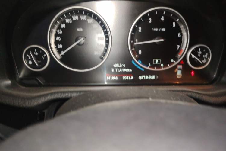 Used BMW X4 2016 xDrive20i M Sport Edition Odometer Close Up
