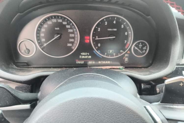 Used BMW X4 2016 xDrive20i M Sport Edition Odometer Close Up