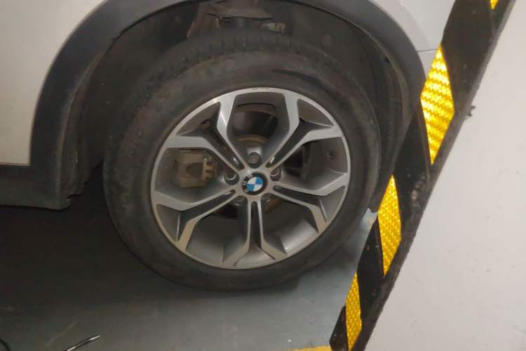 Used BMW X4 2016 xDrive20i M Sport Edition Right Front Wheel Hub