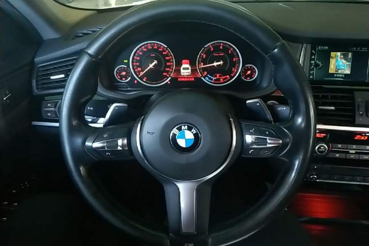 Used BMW X4 2016 xDrive20i M Sport Edition Steering Wheel