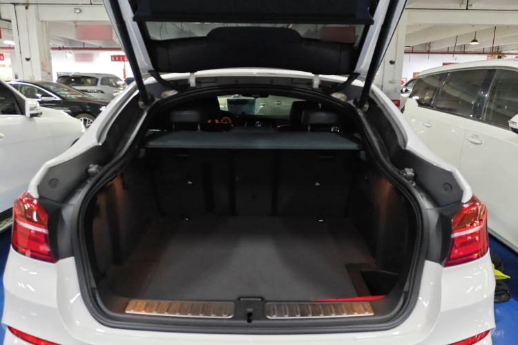 Used BMW X4 2016 M40i Trunk