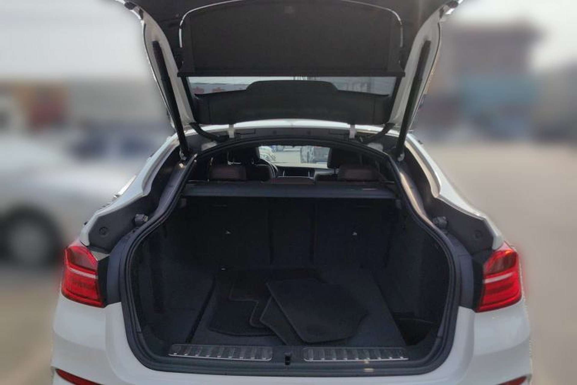 Used BMW X4 2016 xDrive20i M Sport Edition Trunk
