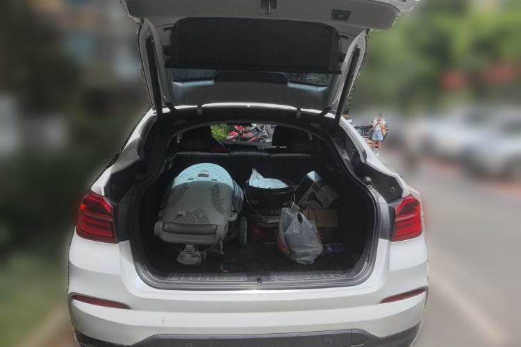 Used BMW X4 2016 xDrive20i M Sport Edition Trunk