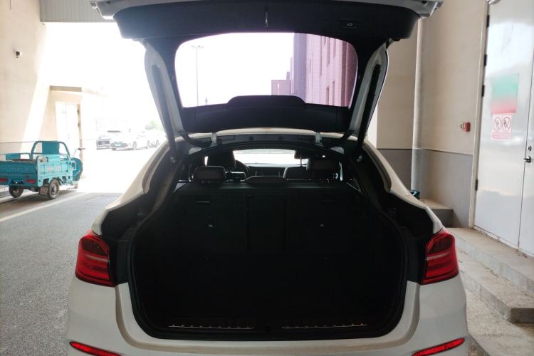 Used BMW X4 2016 xDrive20i M Sport Edition Trunk