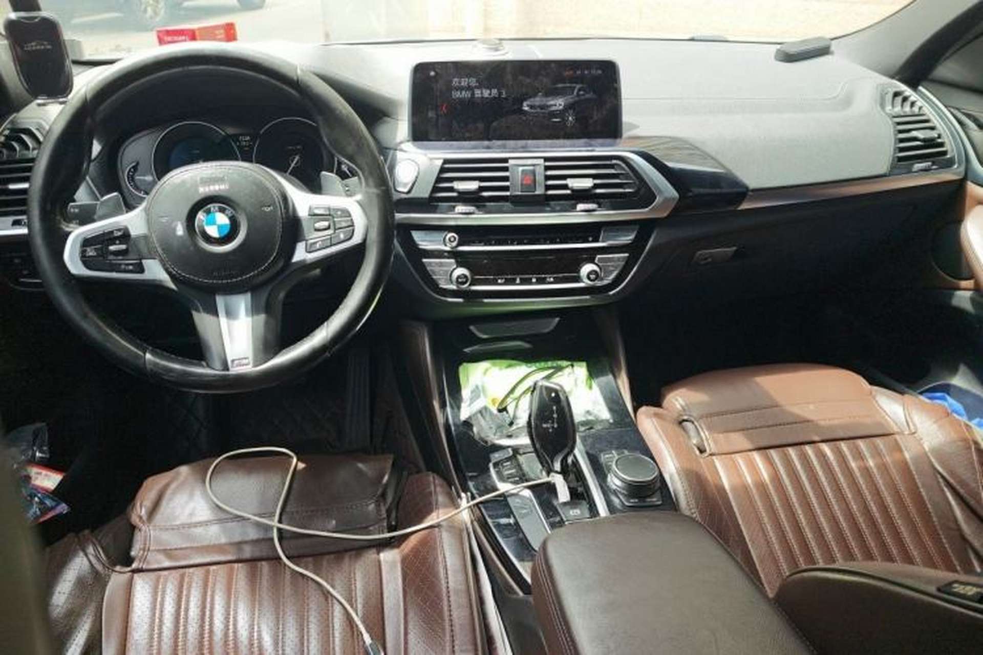 Used BMW X4 2019 xDrive25i M Sport Package Center Console