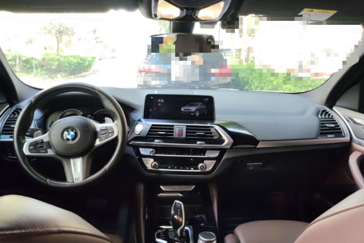 Used BMW X4 2019 xDrive25i M Sport Package Center Console