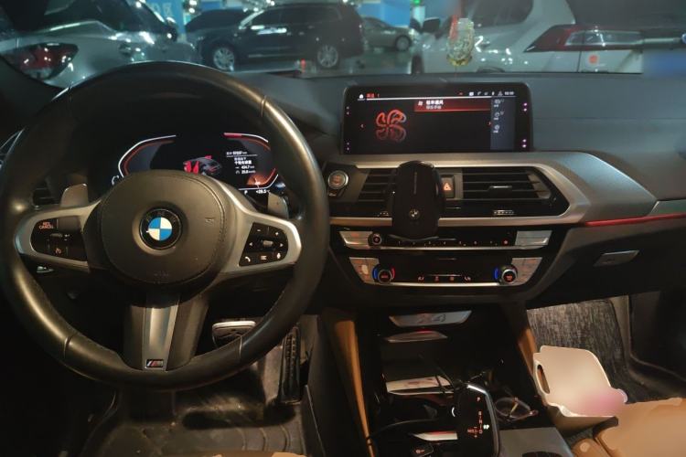 Used BMW X4 2019 xDrive25i M Sport Package Center Console