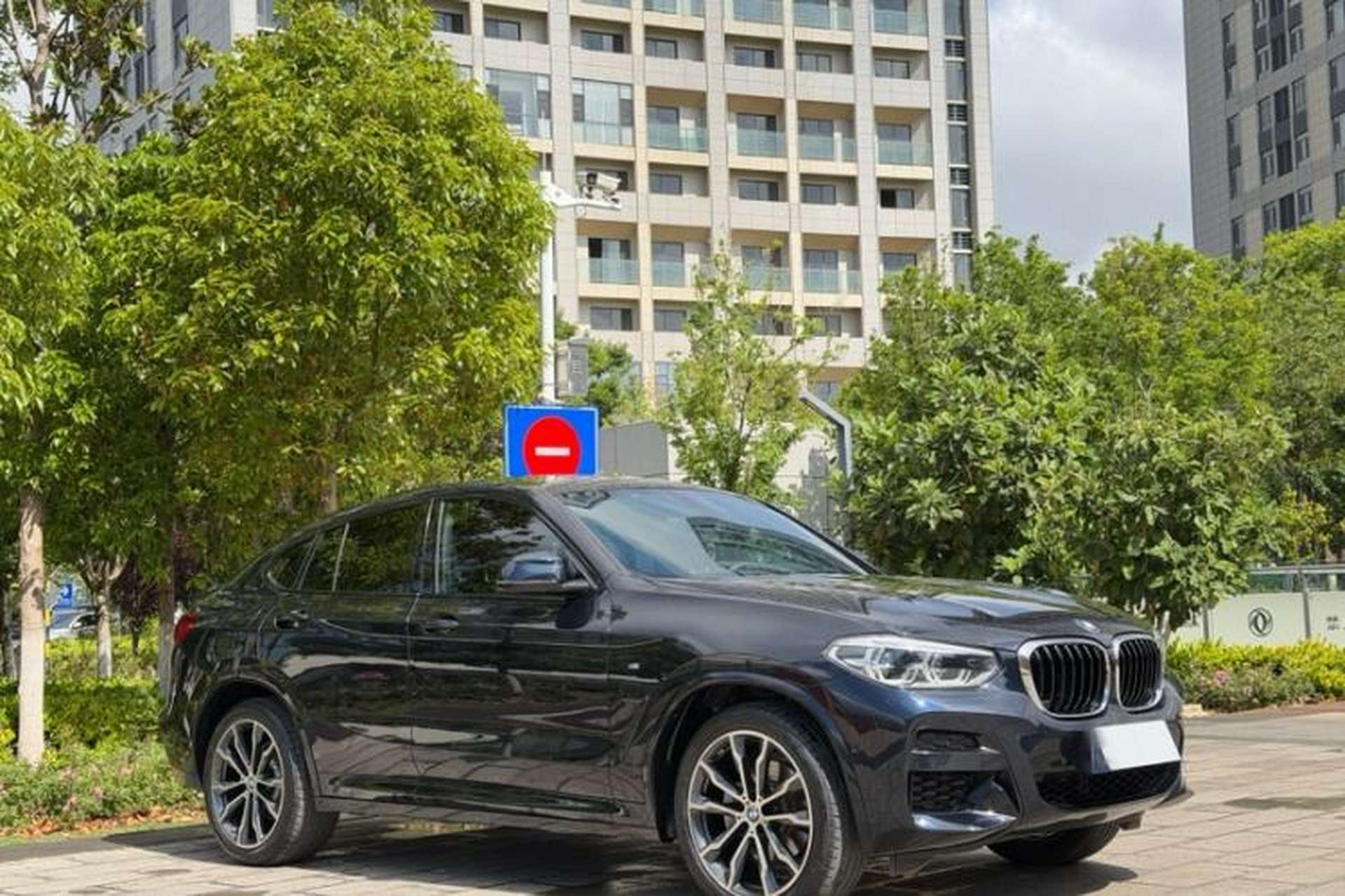 Used BMW X4 2019 xDrive30i M Sport Package Exterior 15