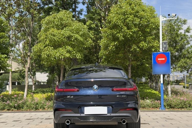 Used BMW X4 2019 xDrive30i M Sport Package Exterior 2