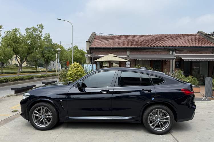 Used BMW X4 2019 xDrive25i M Sport Package Exterior 3