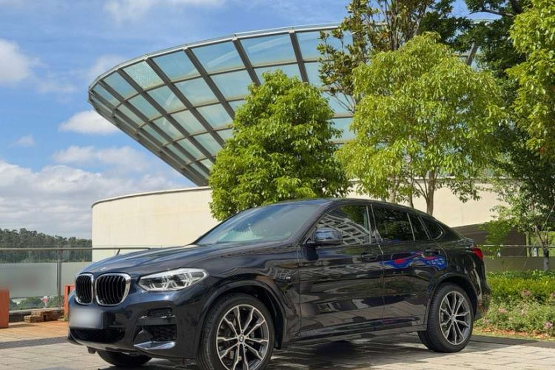 Used BMW X4 2019 xDrive30i M Sport Package Front Left 45 Deg