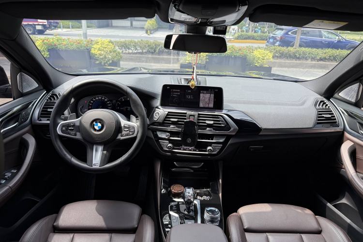 Used BMW X4 2019 xDrive25i M Sport Package Interior 2