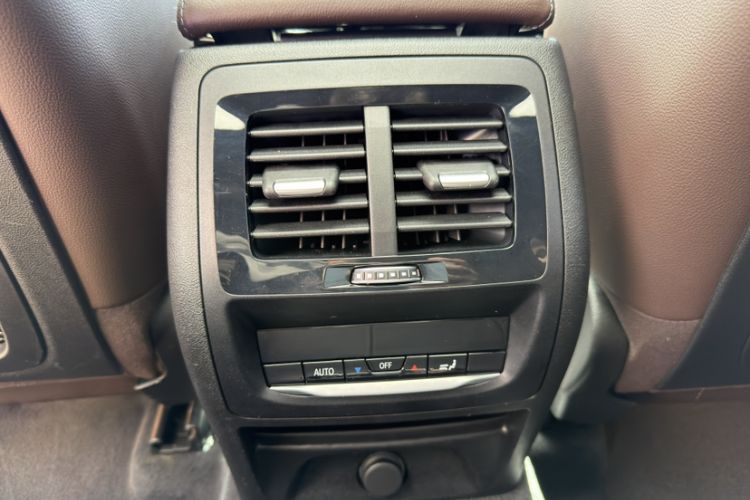 Used BMW X4 2019 xDrive30i M Sport Package Interior 2