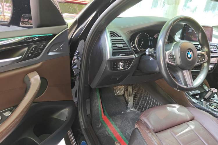 Used BMW X4 2019 xDrive25i M Sport Package Interior 3