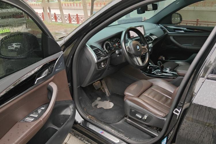 Used BMW X4 2019 xDrive25i M Sport Package Interior 3