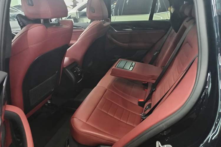 Used BMW X4 2019 xDrive25i M Sport Package Interior 3