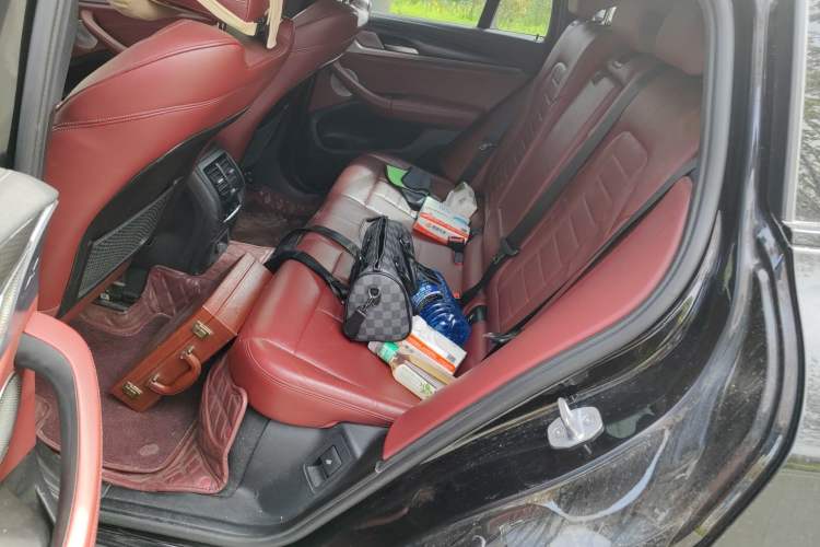 Used BMW X4 2019 xDrive25i M Sport Package Interior 4