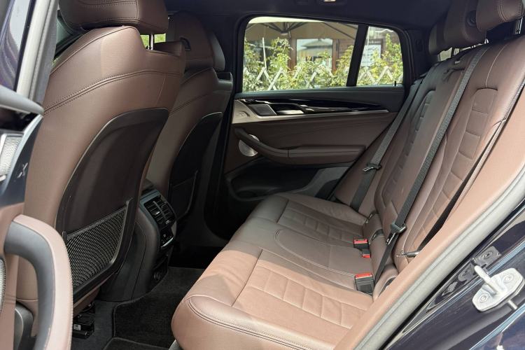 Used BMW X4 2019 xDrive25i M Sport Package Interior 5