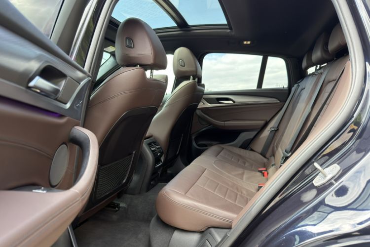 Used BMW X4 2019 xDrive30i M Sport Package Interior 8