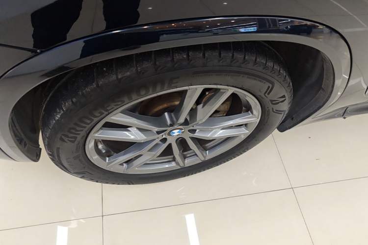 Used BMW X4 2019 xDrive25i M Sport Package Left Front Wheel Hub