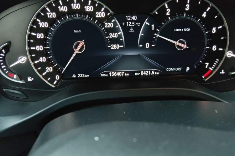 Used BMW X4 2019 xDrive25i M Sport Package Odometer Close Up