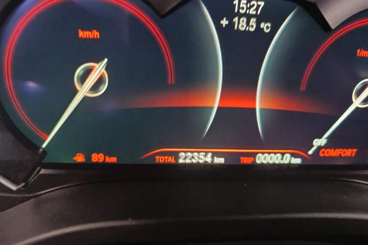 Used BMW X4 2019 xDrive25i M Sport Package Odometer Close Up