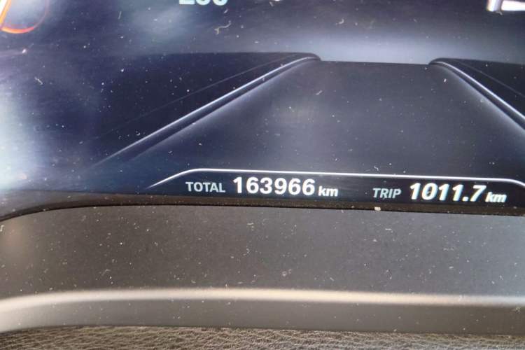 Used BMW X4 2019 xDrive30i M Sport Package Odometer Close Up