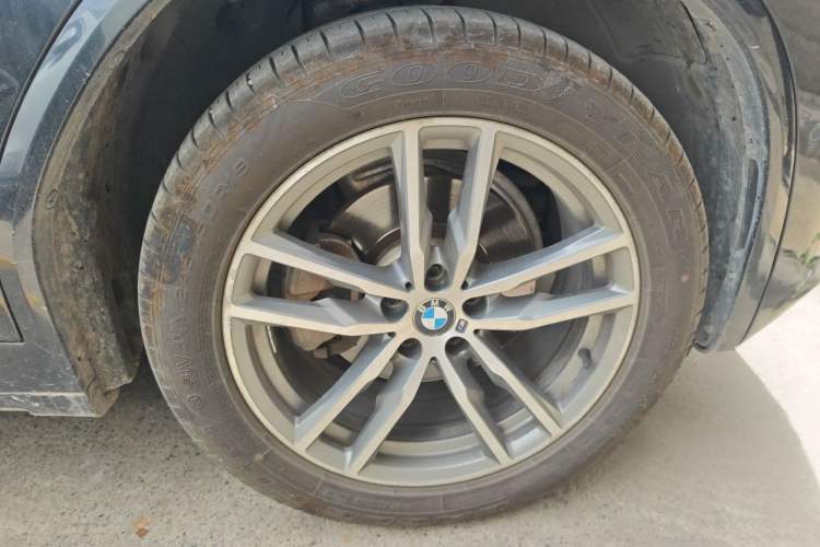 Used BMW X4 2019 xDrive25i M Sport Package Right Front Wheel Hub