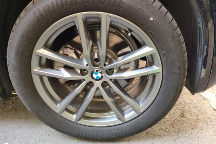 Used BMW X4 2019 xDrive25i M Sport Package Right Front Wheel Hub