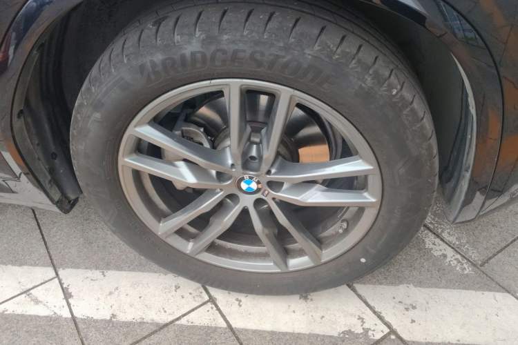 Used BMW X4 2019 xDrive25i M Sport Package Right Front Wheel Hub