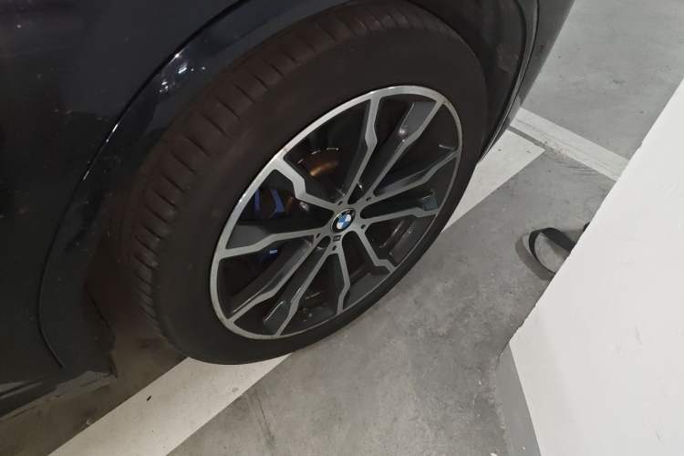 Used BMW X4 2019 xDrive30i M Sport Package Right Front Wheel Hub