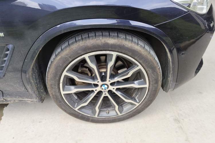 Used BMW X4 2019 xDrive30i M Sport Package Right Front Wheel Hub