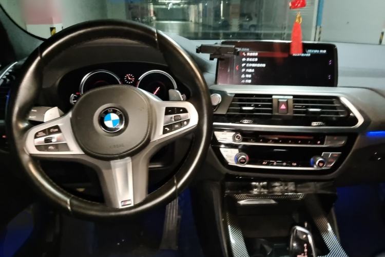 Used BMW X4 2019 xDrive30i M Sport Package Center Console