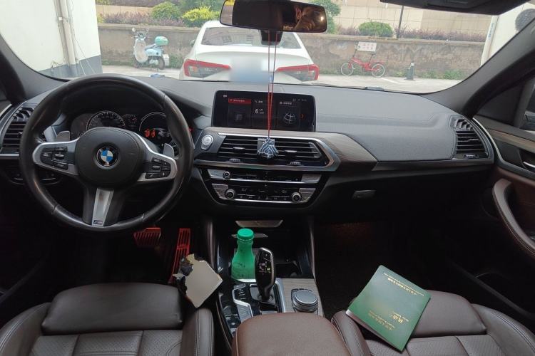 Used BMW X4 2019 xDrive25i M Sport Package Center Console